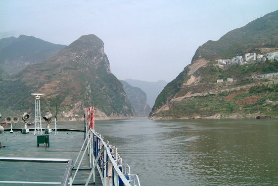 29 - Entering the Xiling Gorge.jpg