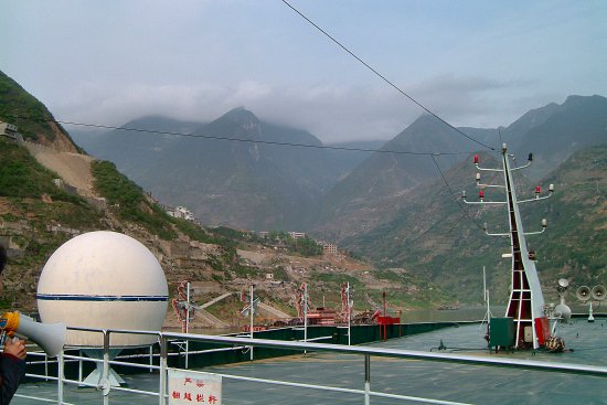 30 - Entering the Xiling Gorge.jpg