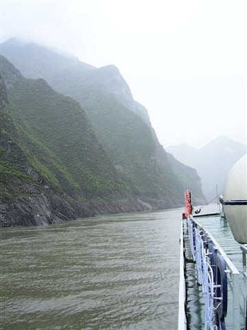 14 - More cliffs.jpg